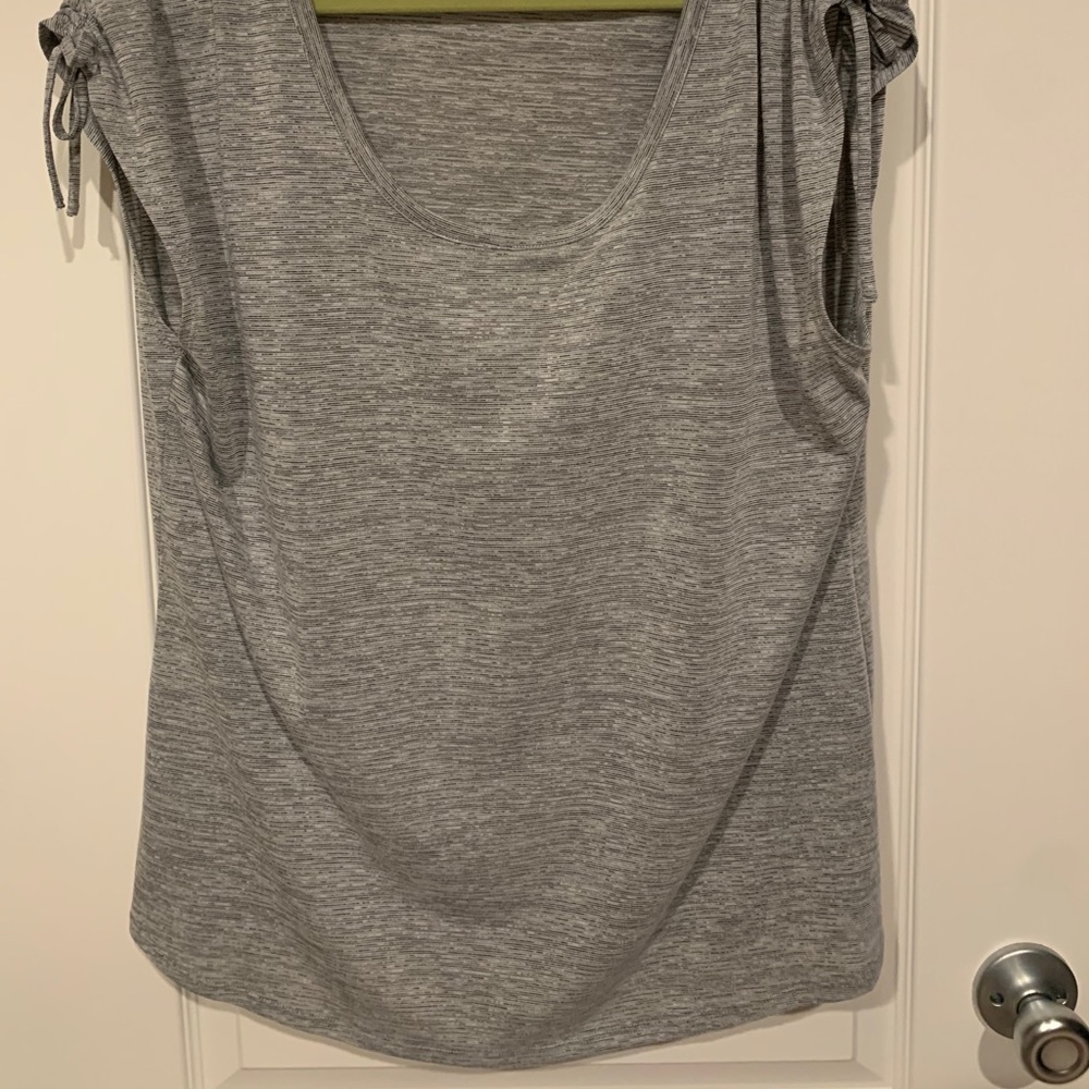 Columbia shoulder tie tshirt